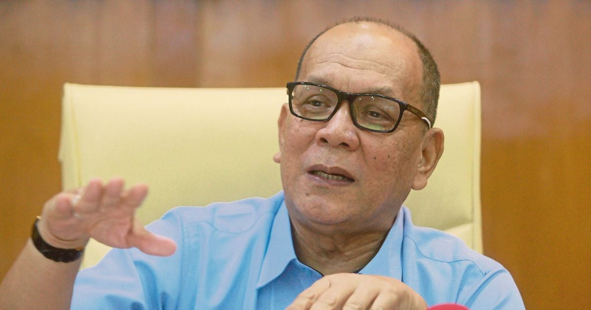 Izham pertimbang saman Ronnie Liu berhubung dakwaan isu penternakan babi