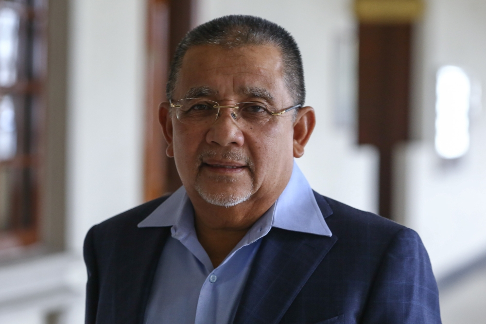 Agong perkenan tarik gelaran Tan Sri Isa Samad susulan sabitan rasuah